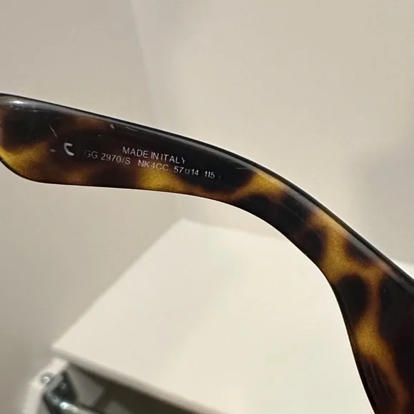 Gucci Tortoiseshell Brown and Gold Logo Oversized Sunglasses - Picture 6 of 6